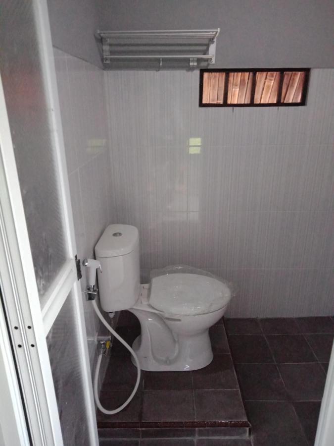 Joglopari Guesthouse Room 2 Bukan Untuk Pasangan Non Pasutri Tjepit Exterior photo
