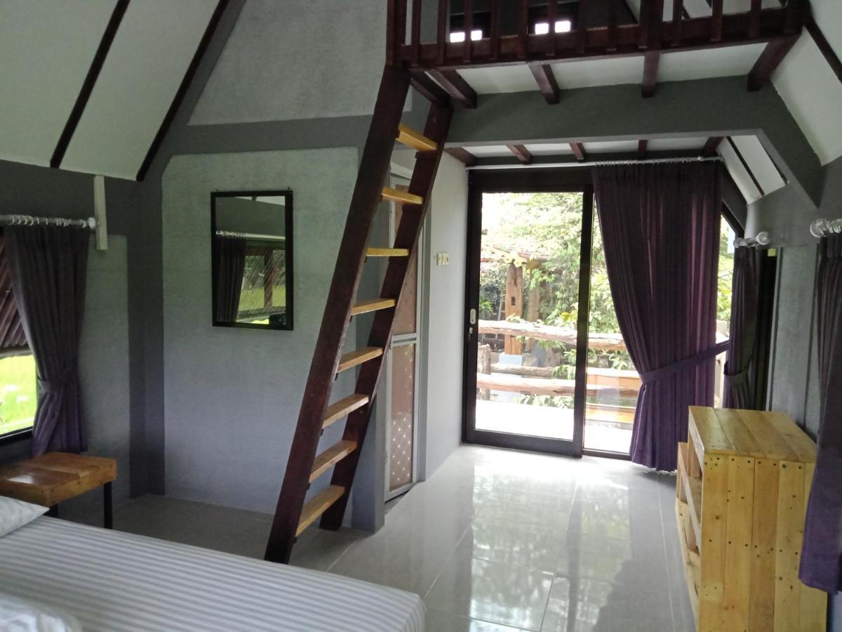 Joglopari Guesthouse Room 2 Bukan Untuk Pasangan Non Pasutri Tjepit Exterior photo