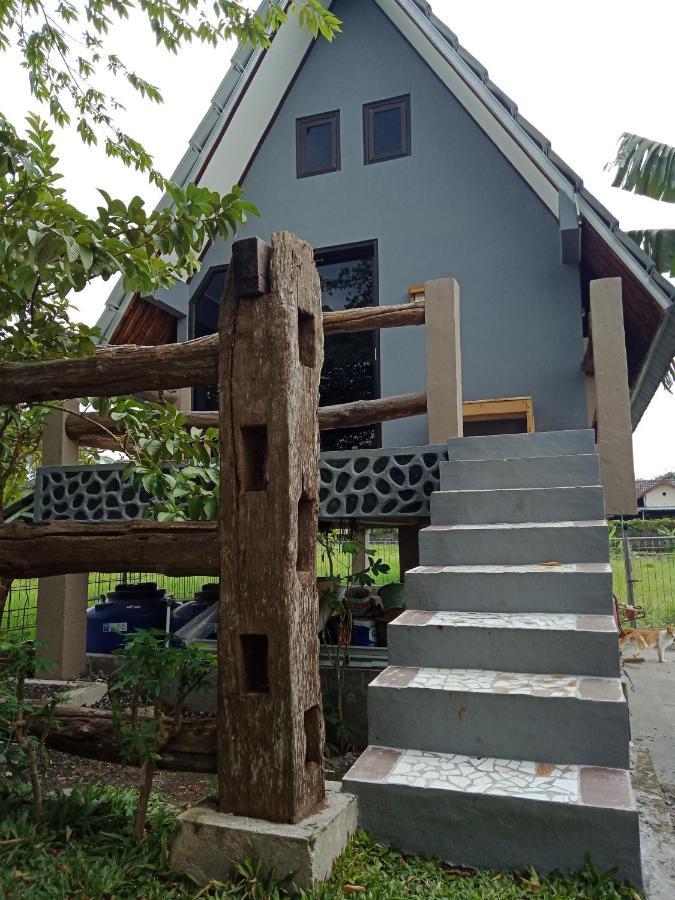 Joglopari Guesthouse Room 2 Bukan Untuk Pasangan Non Pasutri Tjepit Exterior photo